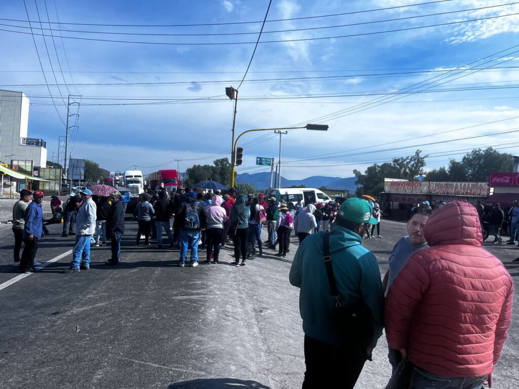 Protesta en San Salvador, Hidalgo provocó cierre total de la carretera México–Laredo.