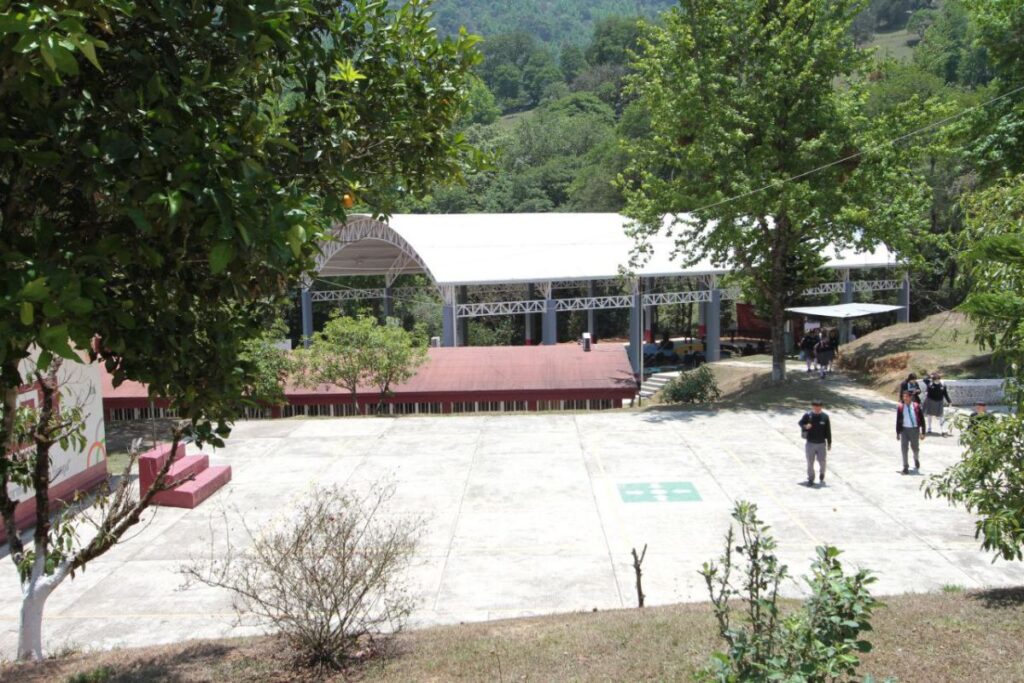 ¿Escuelas de Hidalgo podrían construir bebederos con recursos federales? Esto dice Abraham Mendoza