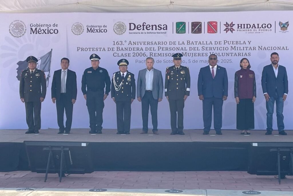 Personal del Servicio Militar Nacional toma la protesta de bandera durante conmemoración de la Batalla de Puebla