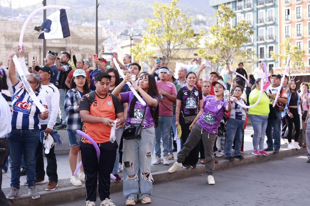 Tuzas conquistan Pachuca: El desfile de las campeonas paraliza la ciudad