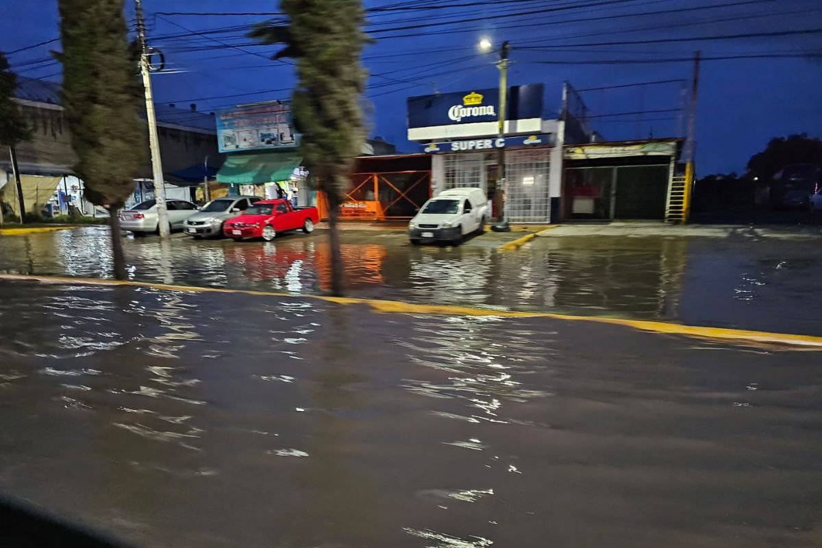 Los encharcamientos se han producido pese a que recientemente se realizaron trabajos de limpieza en el sistema de alcantarillado | Foto: Carlos Cisneros