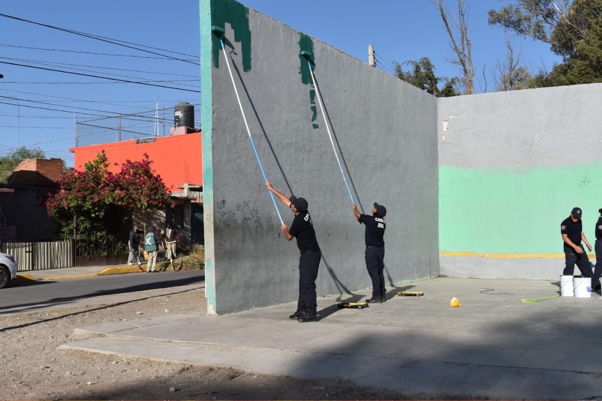 El operativo tiene el objetivo de recuperar espacios públicos señalados como puntos de inseguridad | Foto: Carlos Cisneros