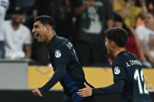 Bryan González anotó el empate parcial tras el parón por tormenta