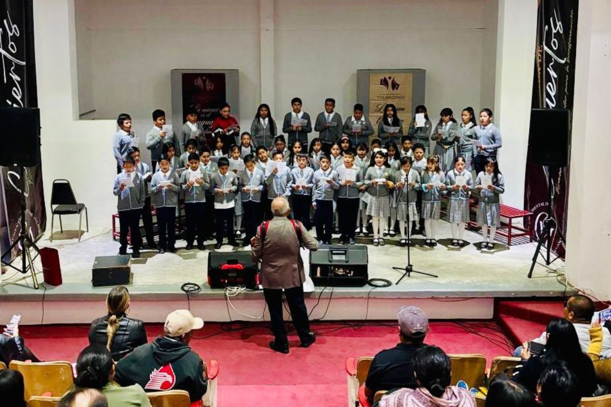 Niñas y niños de la escuela primaria “Indígena Tierra y Libertad” ofrecieron un concierto que llenó de música y esperanza a la ciudad