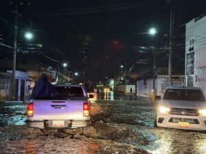 1. Autoridades evacuaron a familias de Los Tuzos en Mineral de la Reforma