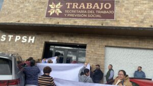 Los afiliados al Sutspeeh se colocaron en los accesos a la STPSHFoto: Lizania Zavala