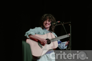 La artista interpretará sus temas más populares, como Como una punzada, en un concierto cercano al público