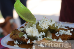 El certamen reconoce la cocina tradicional con recetas colectivas hechas a base de ingredientes endémicos