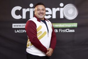 Devadip Villeda, presidente de la Asociación de Escuelas Oficiales de Karate de Hidalgo, ha sido pieza clave en el crecimiento de la disciplina en el estado