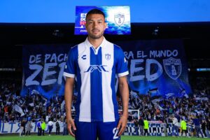 Gustavo Cabral, con la cinta de capitán, lideró al Pachuca en una de sus épocas más exitosas