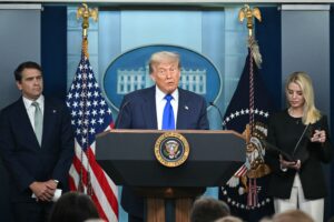 El debate sobre el derecho de nacimiento enfrenta a la Casa Blanca con gobiernos estatales.