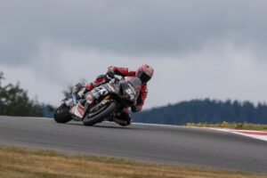 Richie Escalante roza el podio en Washington y mantiene el pulso en MotoAmérica