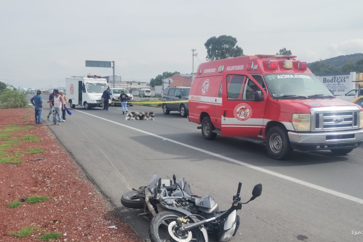 La carretera Pachuca-Sahagún se ha visto marcada por otro accidente fatal, esta vez, un motociclista perdió la vida en el tramo de Zempoala