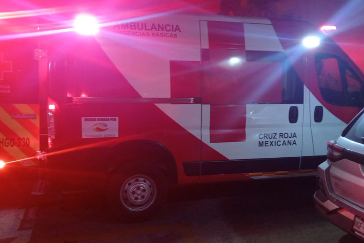 Balean a hombre y lo arrojan frente a clínica en Tulancingo