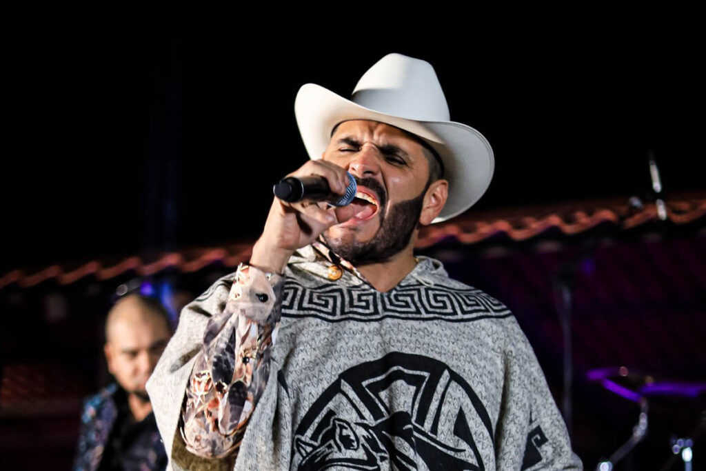 Cantante de regional mexicano se presentó recientemente en una fiesta privada de XV años de la hija del alcalde de Tianguistengo