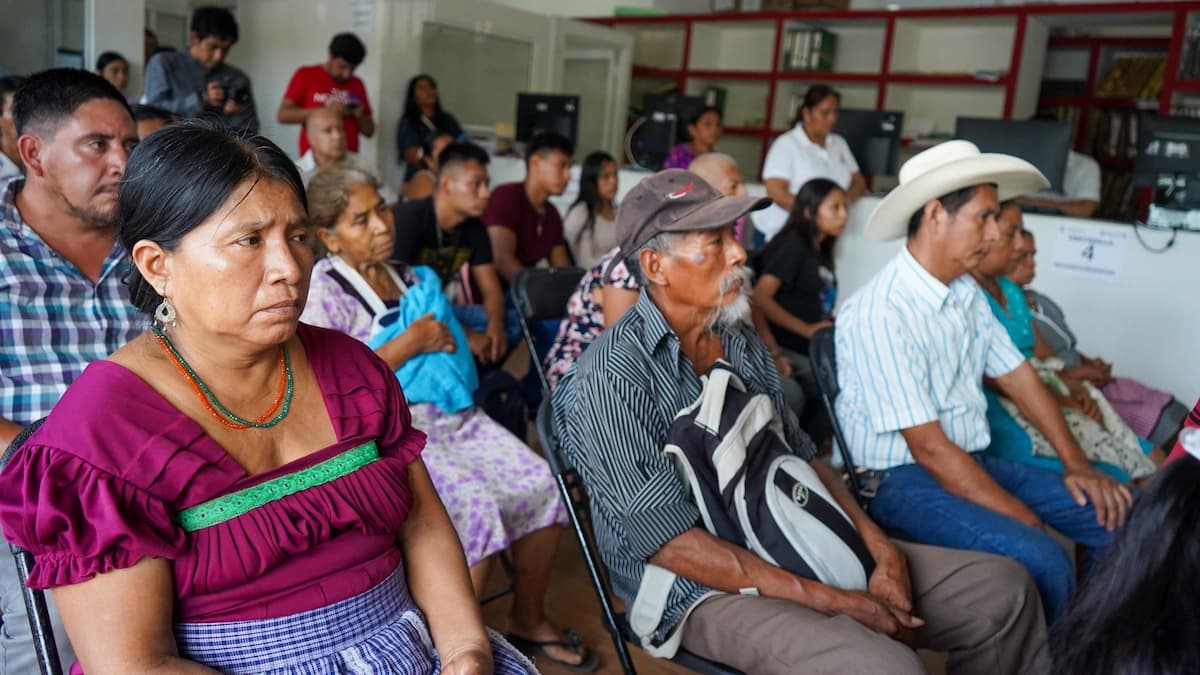 Más de 300 personas han sido beneficiadas con la entrega de actas de nacimiento extemporáneas durante la actual administración municipal de Huejutla