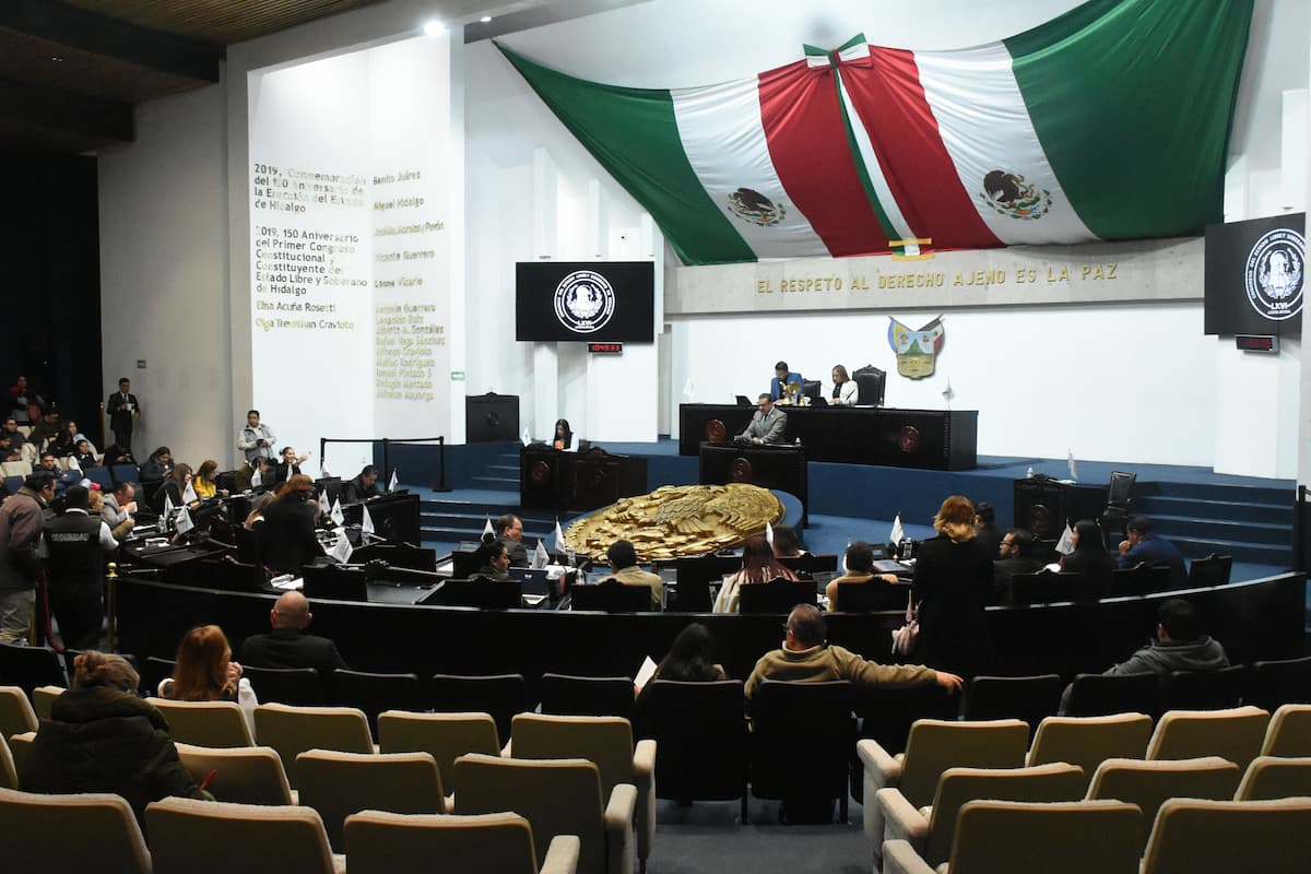 Durante sesión ordinaria del Congreso del Estado de Hidalgo, diputadas y diputados de la LXVI Legislatura avalaron diversos dictámenes e iniciativas que buscan atender temas prioritarios como servicios públicos, derechos sociales, equidad laboral y protección de grupos vulnerables.