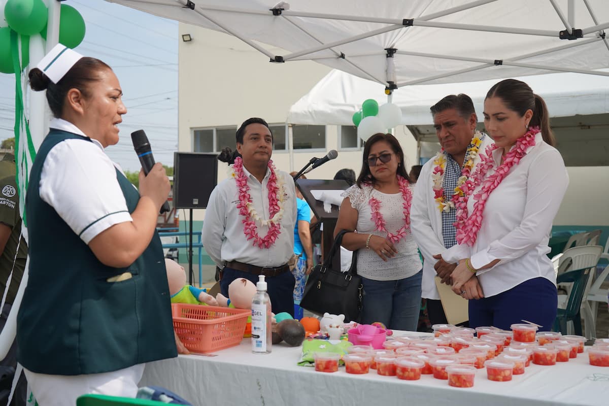 En Huejutla, reconocen la labor del IMSS Bienestar durante aniversario de hospital