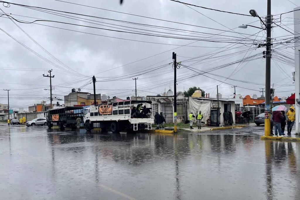 Autoridades de los tres órdenes de gobierno se mantienen en alerta por las lluvias en la colonia Los Tuzos