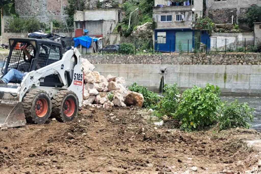 La barrera que formaría el talud, provocaría el retorno del agua negra del río Tula, incrementando el volumen de líquidos residuales y un posible desbordamiento 