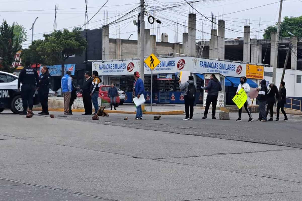 Vecinos de La Malinche bloquearon la mañana de este martes el bulevar Tula-Iturbe