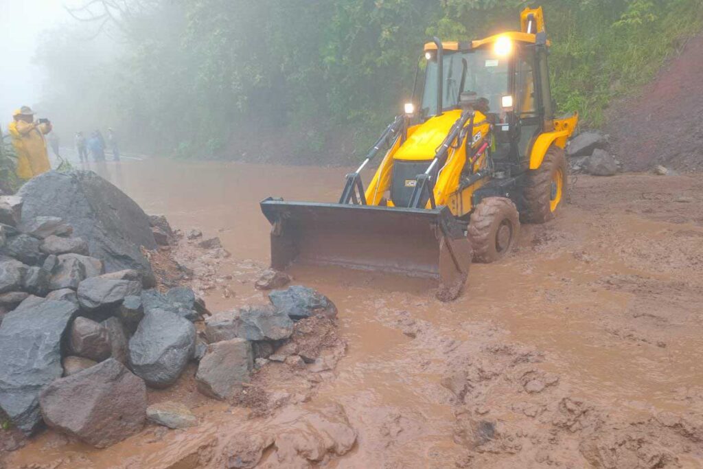 Prevén afectaciones a caminos rurales debido a las precipitaciones de Barry