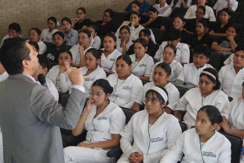 El objetivo es que los jóvenes estudiantes de la UTSH no tengan que migrar para continuar con su formación educativa en el área práctica