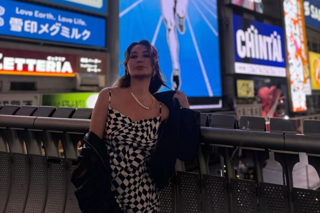 Geraldine Bazán sufre incidente con ciervos durante su viaje a Japón; así reaccionó