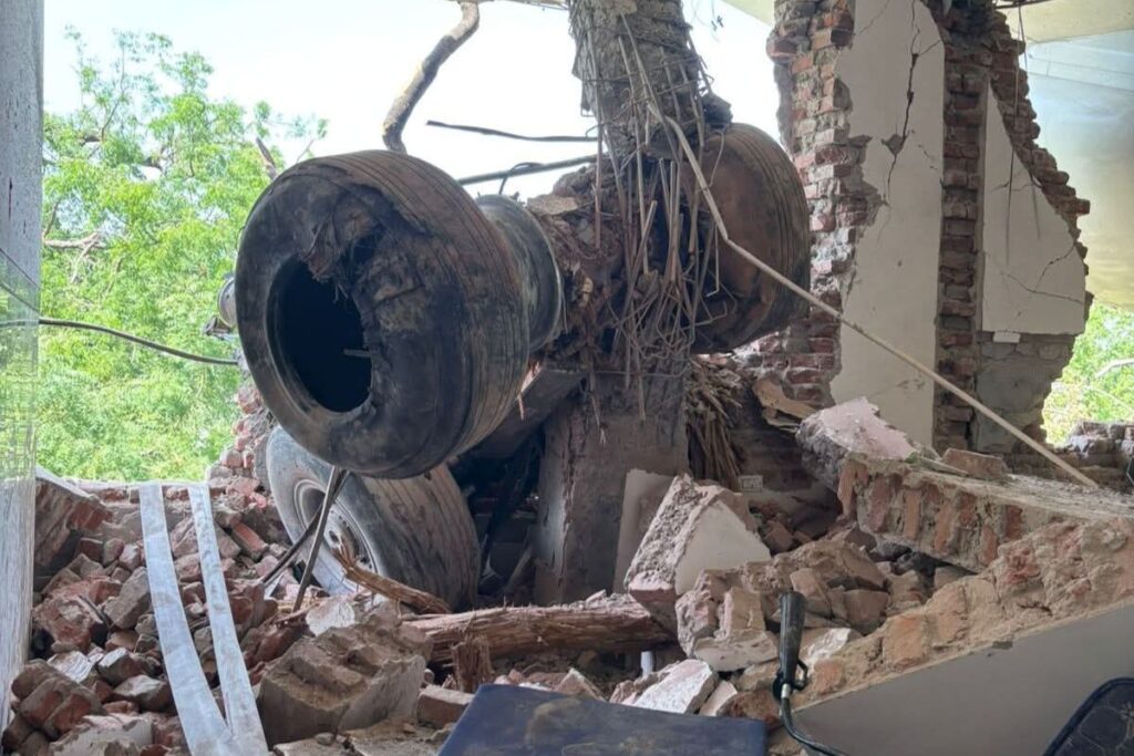 Avionazo en India: sobreviviente narra cómo se suscitó la tragedia; este es su estado de salud