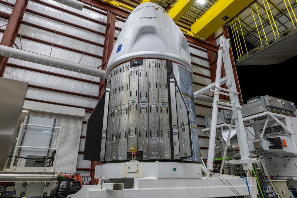 SpaceX niega daño ambiental en México tras explosión de cohete y promete recoger escombros
