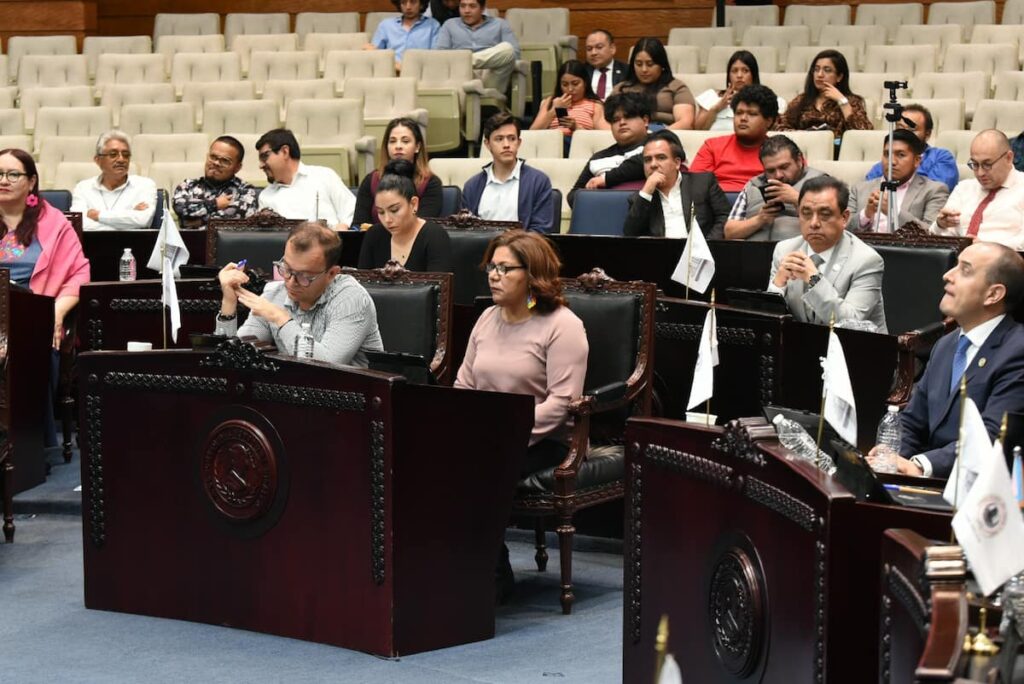 Suplente de Alhely M. H. protestó como diputada del distrito de Zimapán en el Congreso de Hidalgo