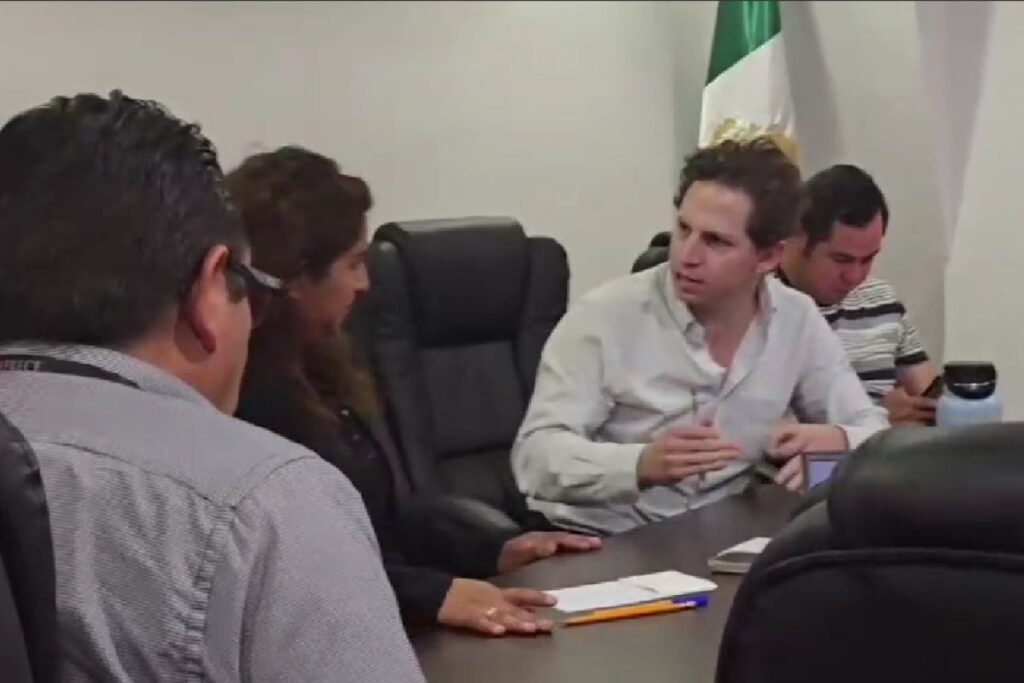 Alcaldesa de Tepetitlán expone fracaso de fumigaciones en presa Endhó y recibe gritos por respuesta