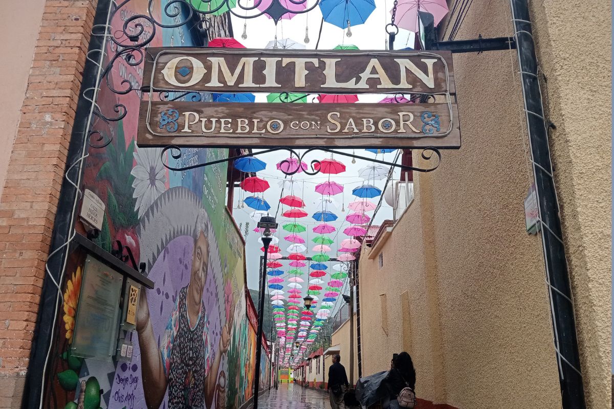 La mayoría de los migrantes que recibieron un apoyo para deportados y repatriados son originarios de Omitlán de Juárez | Foto: Especial