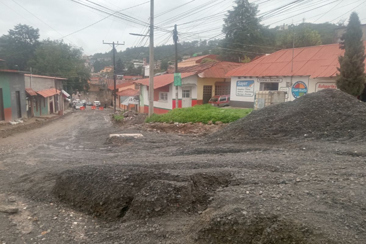 El turismo ha ido a la baja por los trabajos en la calle principal, lo que afecta los negocios | Foto: Martha Sáenz