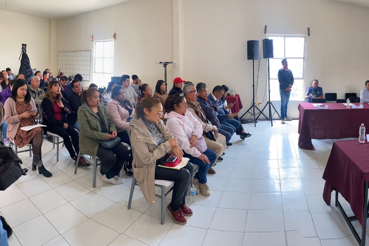 Pobladores acudieron a la sesión para conocer los puntos a desarrollar por el Cabildo | Foto: Carlos Cisneros