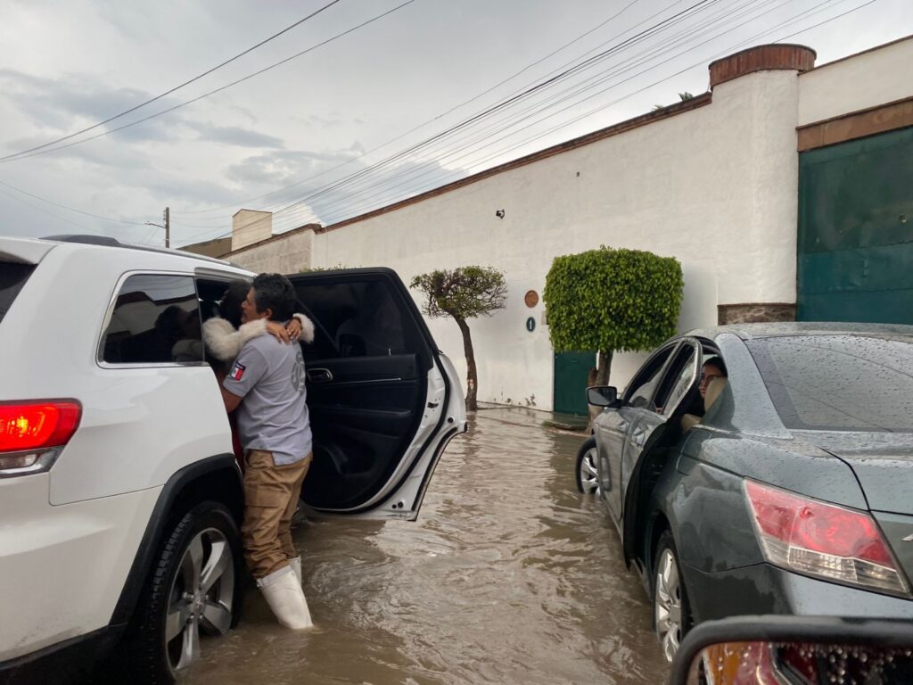 Lluvias en Tezontepec de Aldama causan afectaciones en viviendas, caminos y planteles educativos