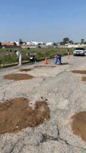 Vecinos de varias colonias denuncian hoyancos enormes en calles principales.