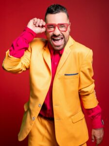Entre aplausos, Shiky fue presentado como el décimo habitante de La Casa de los Famosos México