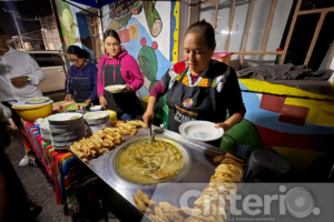 Este platillo, típico en mercados y fondas del municipio, se sirve en plato hondo y rinde homenaje al maíz y sus raíces agrícolas