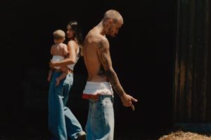 La portada del disco Swag se viralizó en cuestión de horas con el hashtag #SWAGOUTNOW