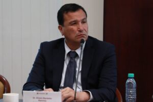 Álvaro Bardales Ramírez, titular de la Secretaría de la Contraloría de Hidalgo, encabeza la revisión del proceso de licitación de luminarias en Ixmiquilpan