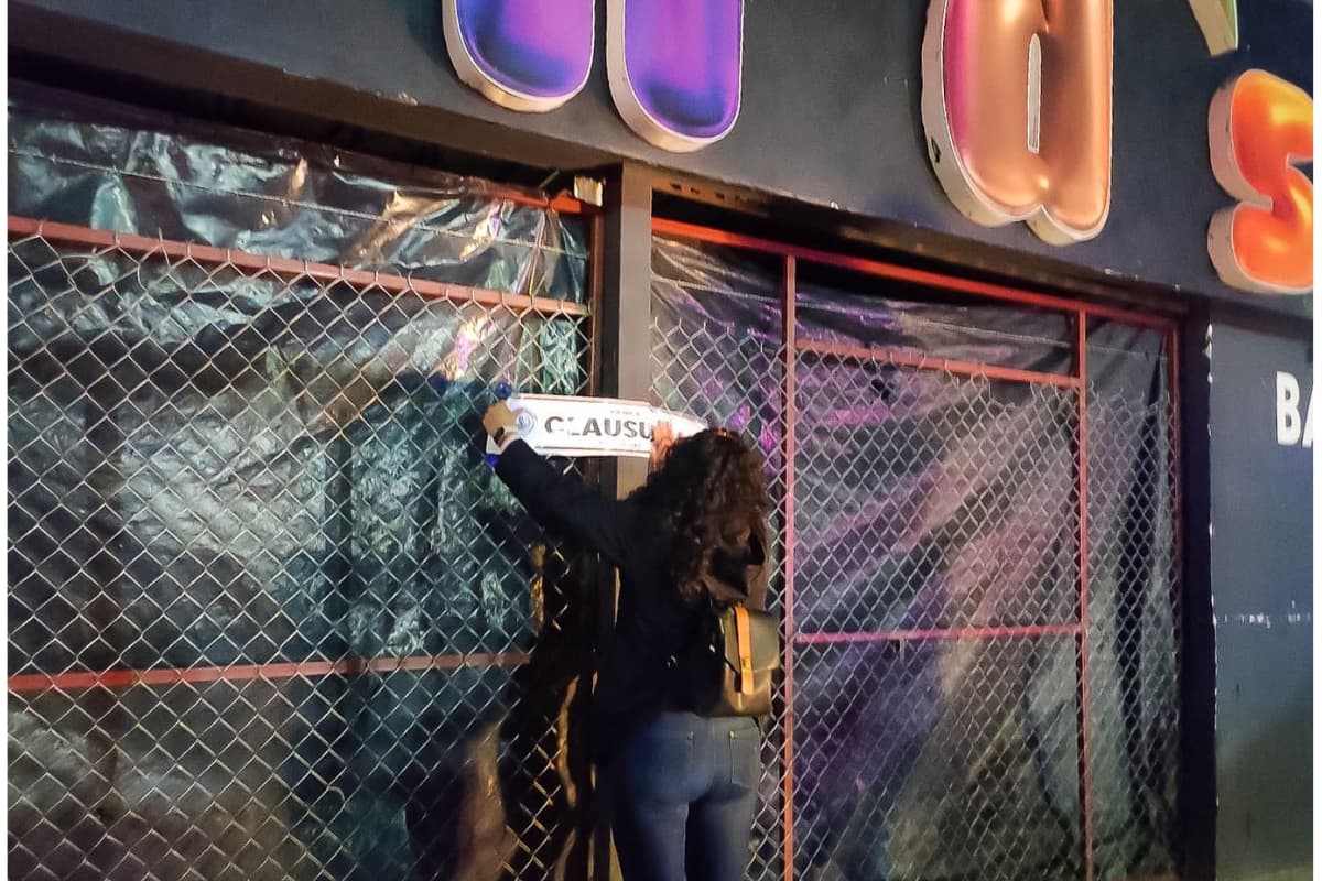 Operativos de supervisión en Pachuca han resultado en el cierre de bares que no cumplen con los requisitos de seguridad y normatividad