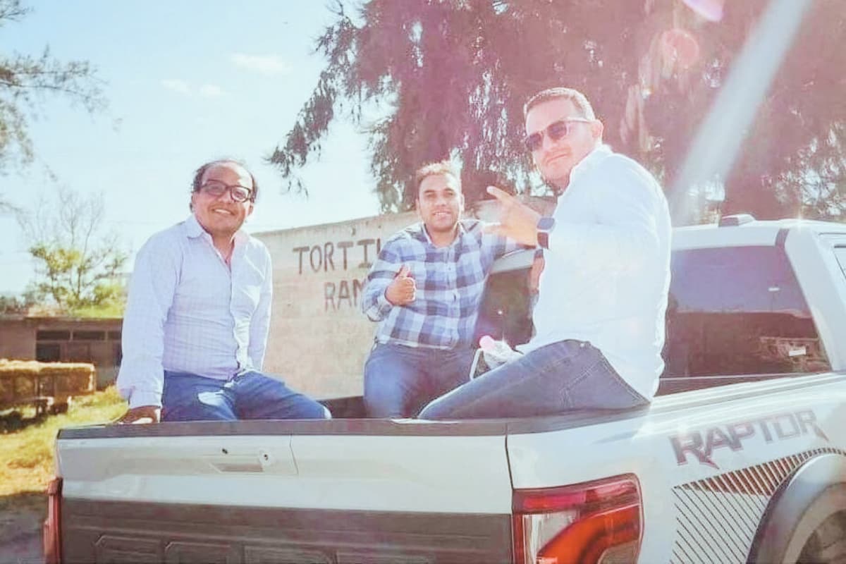 La camioneta Raptor del alcalde de Ixmiquilpan ha generado controversia debido a su alto costo y el uso de recursos públicos en la adquisición del vehículo