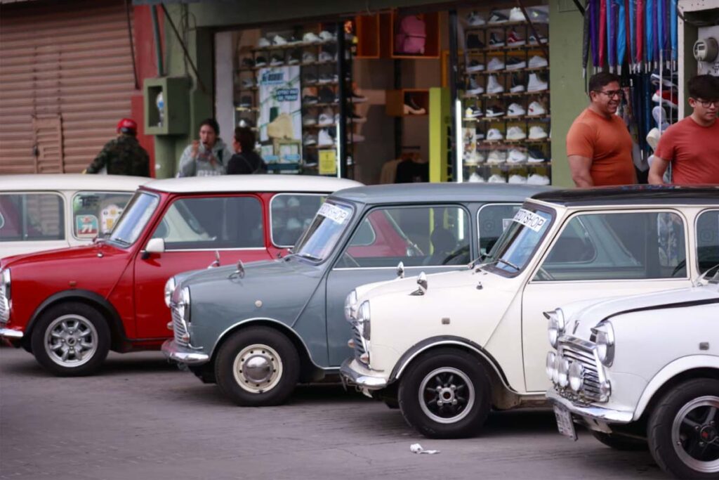 Mini es una marca de la industria automotriz de origen inglés fundada en 1969 por British Leyland Motor Corporation, con sede Oxford