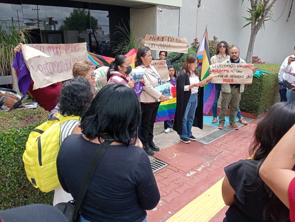 Colectivos entregaron oficio en el Congreso para pedir la salida de Ana Karen Parra de la CDHEH