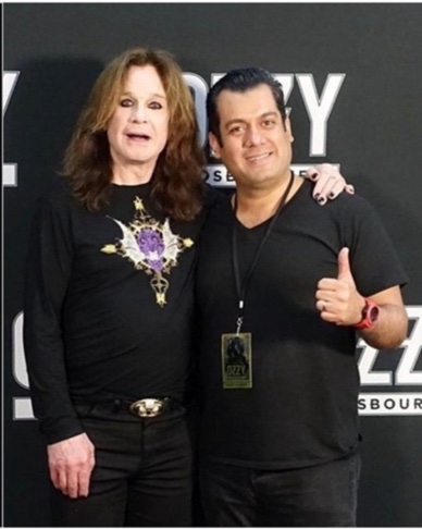 Sergio Gutiérrez Luna, el diputado incluyó también una foto con Ozzy Osbourne