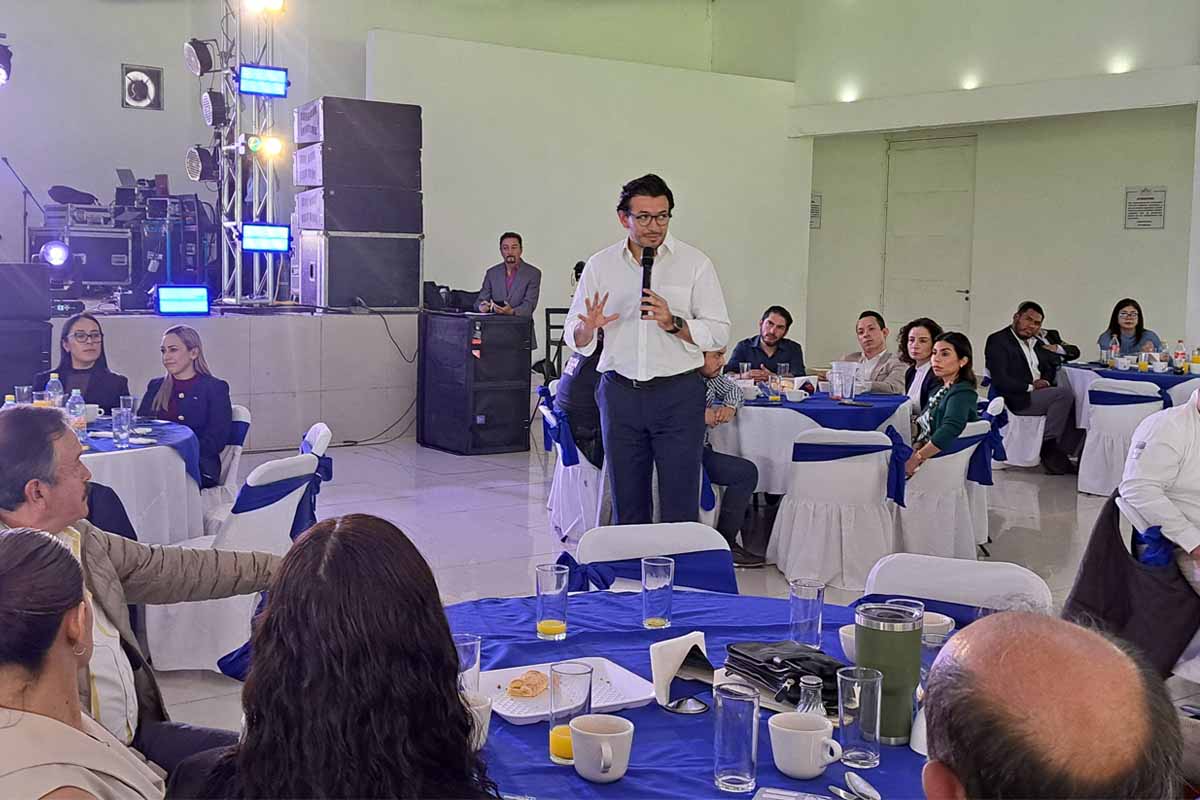 Miguel Ángel Tello Vargas, secretario de Planeación y Prospectiva de Hidalgo, se reunió con empresarios de la Canaco Tula