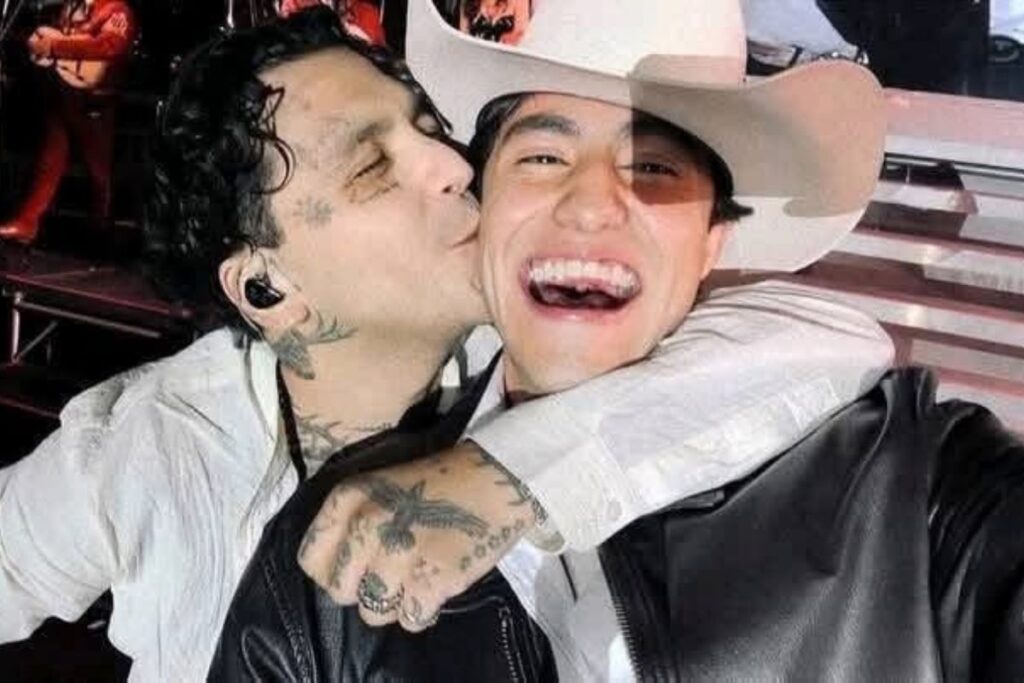 ¿Qué pasa con Christian Nodal? Su actitud en concierto divide opiniones; ¿estaba ebrio?