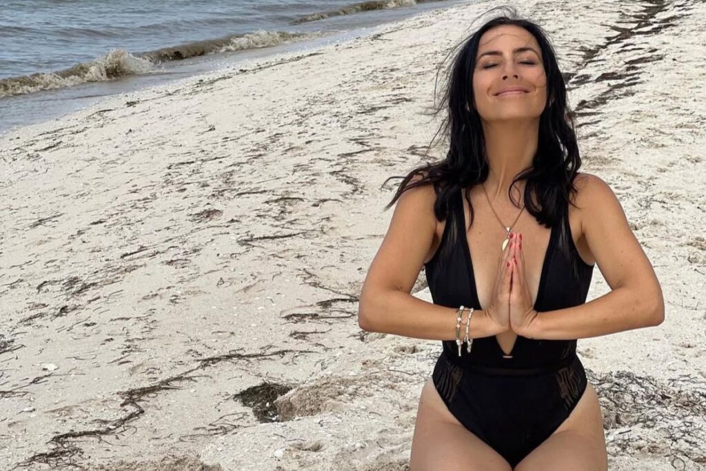 Claudia Lizaldi habría defraudado a una mujer con un falso proyecto holístico