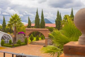 Entre jardines y muros centenarios, San Juan Pueblilla revive el pasado de Zempoala
